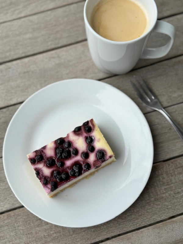 Produktfoto zu Blaubeer Quark Schnitte von DLS