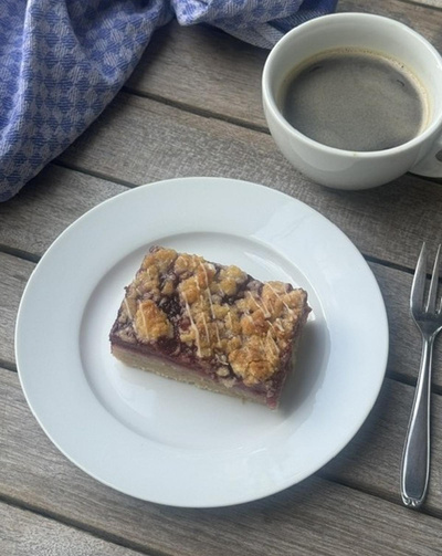 Produktfoto zu Dinkel-Beeren-Streuselkuchen