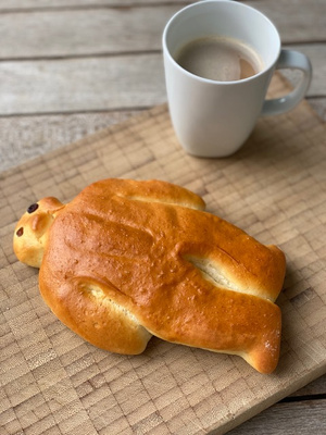 Das Bild zeigt eine Dinkel-Nussecke